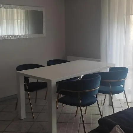 Near Old Town With Private Parking Appartamento *