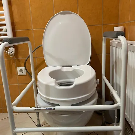 Near Old Town With Private Parking