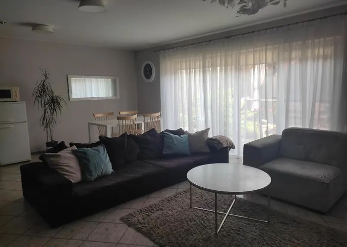 Near Old Town With Private Parking Apartment