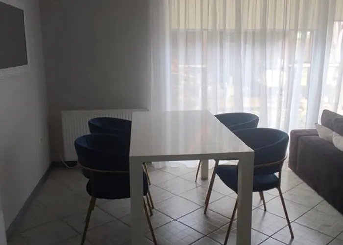 Near Old Town With Private Parking *