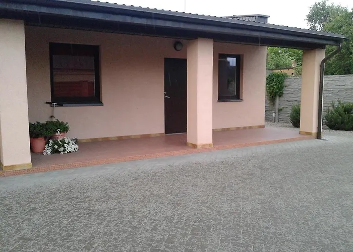 Near Old Town With Private Parking