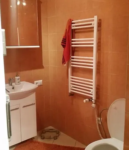 Apartment Near Old Town With Private Parking