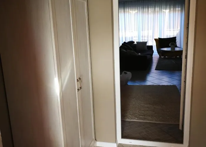 Apartment Near Old Town With Private Parking *