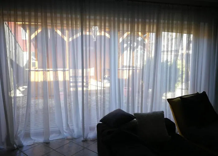 Near Old Town With Private Parking