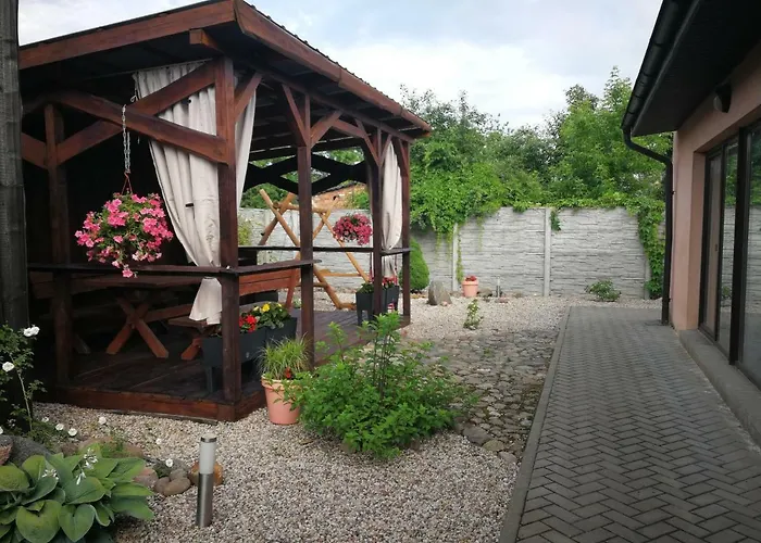 Near Old Town With Private Parking Apartment *