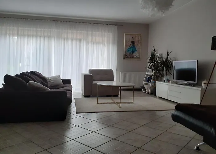 Near Old Town With Private Parking *